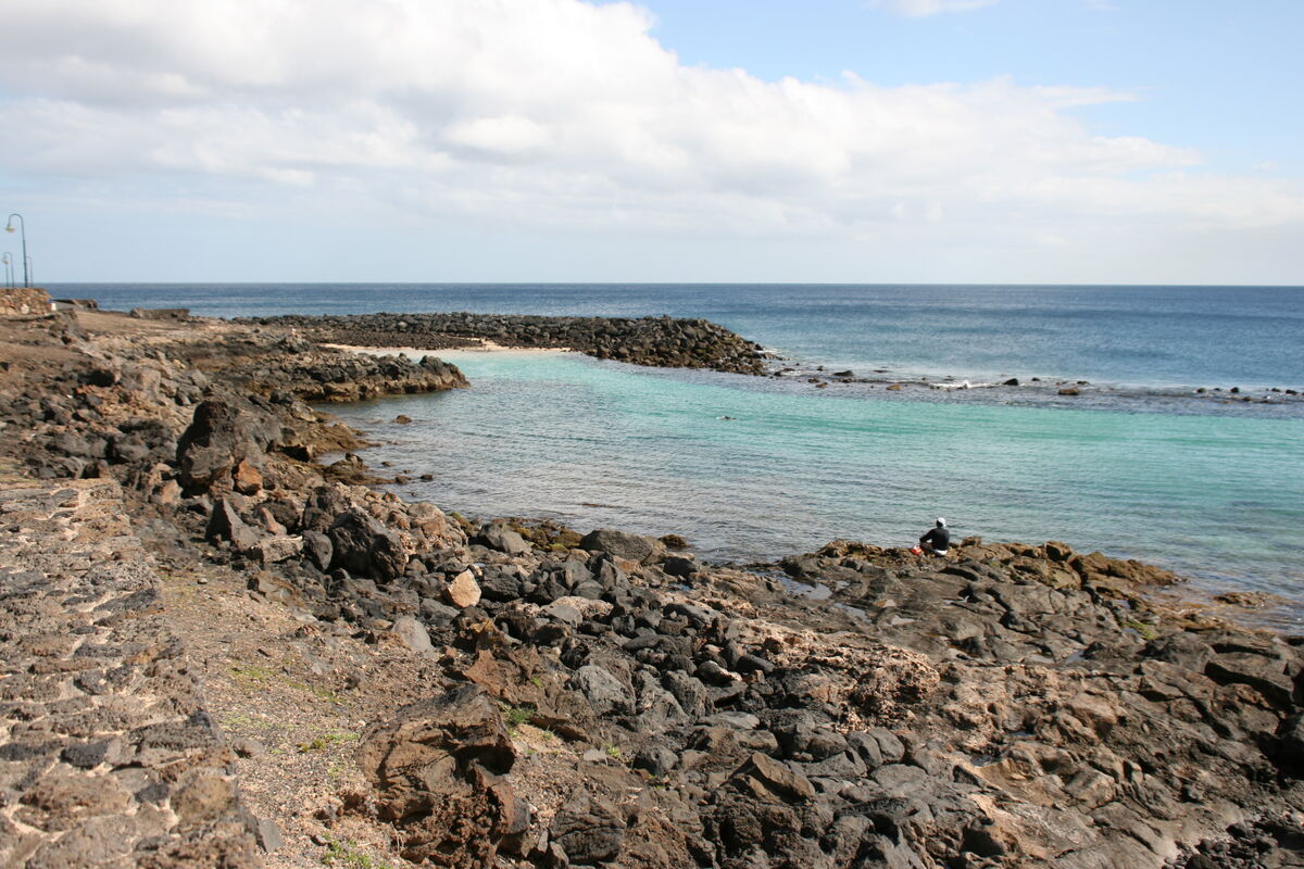 Playa del Jablillo rock pools and sheltered lagoon in Costa Teguise
